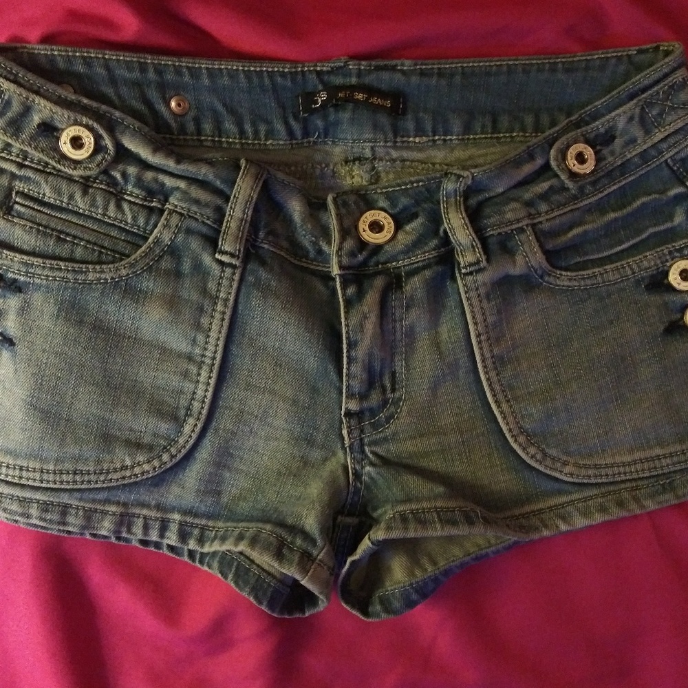 Shorts - Picture 2 of 2
